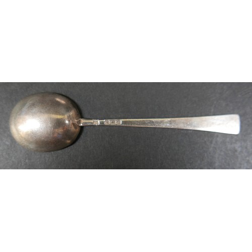 47 - A collection of mixed silver flatware, including two 18th century style dog nosed spoons, each 20cm ... 
