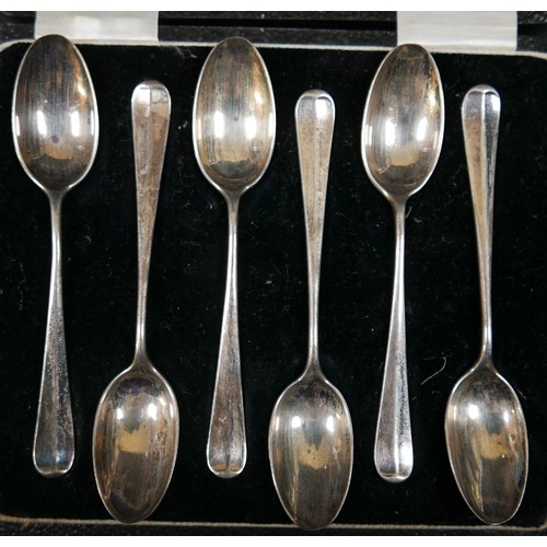 47 - A collection of mixed silver flatware, including two 18th century style dog nosed spoons, each 20cm ... 