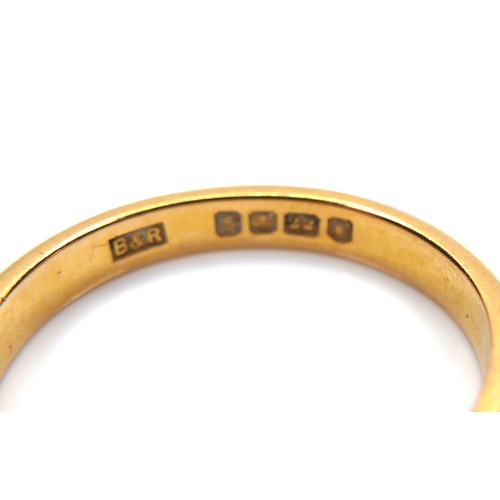 246 - A group of three 22ct yellow gold wedding band rings, comprising one 5.0mm wide, size O, 9.3g, one 3... 