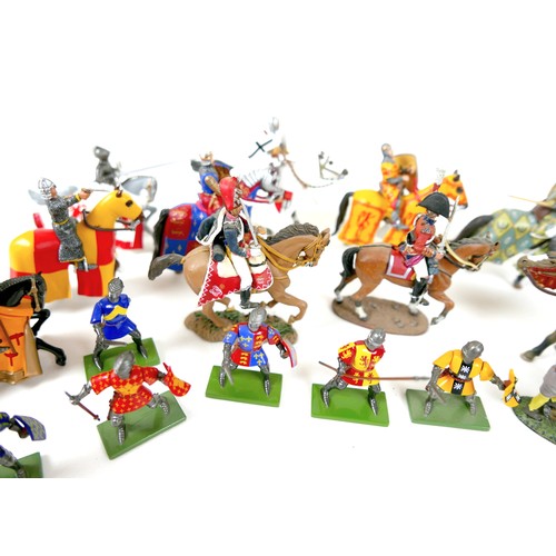 89 - A collection of model cast metal military figures, including mostly Britains English Middle Ages - K... 