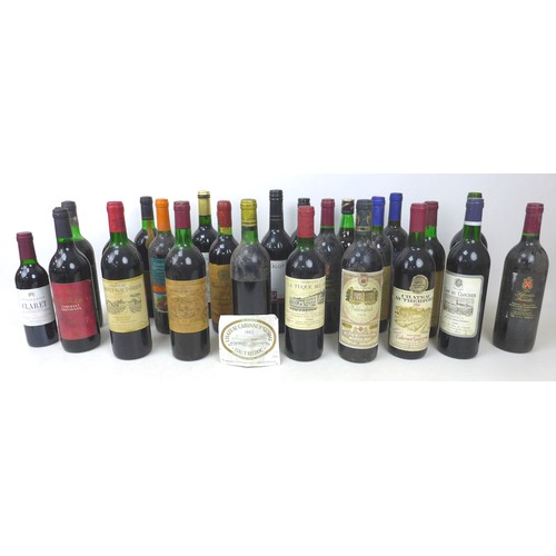 137 - A mixed parcel of red wine, 24 bottles. (1 box)