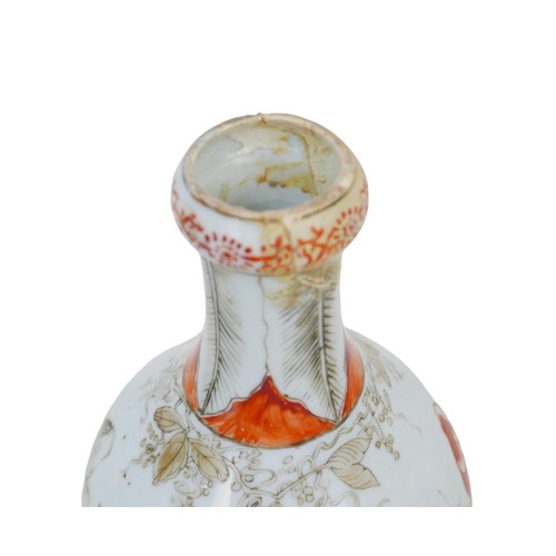 5 - Five pieces of Chinese and Japanese porcelain, 19th century and later, comprising a bottle vase deco... 
