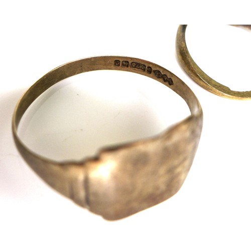 301 - A group of three 18ct gold rings, the first set with diamonds, size I, the second with pearls, a/f o... 