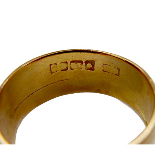 336 - A 22ct gold wedding band ring, 8.5mm wide, size Q, 6.6g.