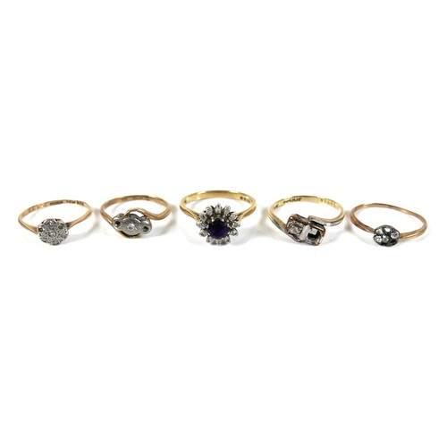 299 - A group of five 18ct gold rings, in a variety of designs, sizes M, M, L, J, and K, total gross weigh... 