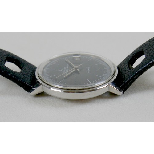 249 - A Universal Polerouter stainless steel gentleman's wristwatch, with black dial, date aperture at 3 o... 