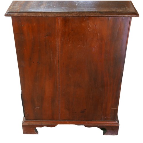 257 - A Victorian mahogany knee-hole desk, with single middle drawer flanked by two banks of four drawers,... 