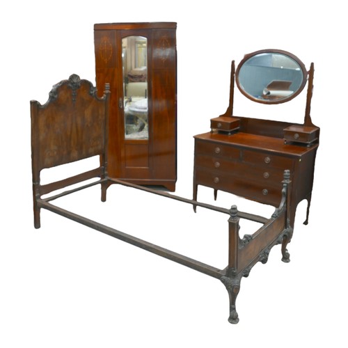 260 - Three pieces of Edwardian bedroom furniture, comprising a dressing table with hinged oval mirror, 10... 