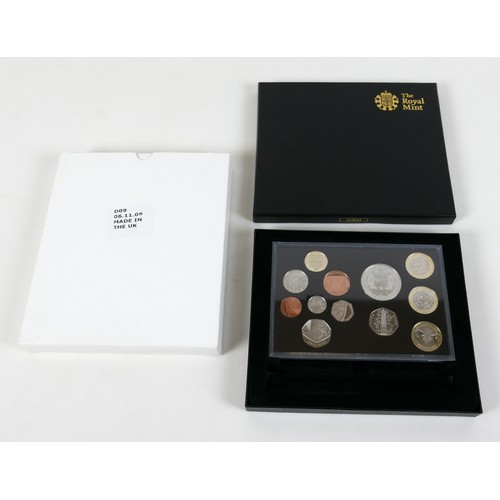 90 - An Elizabeth II Royal Mint UK proof coin set, 'The 2009 UK Proof Coin Set', twelve coin set £5 to 1p... 