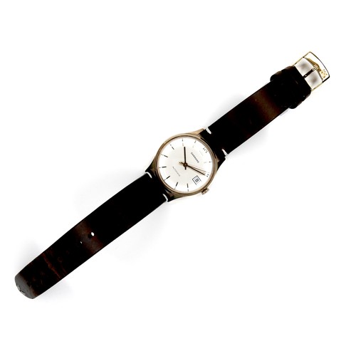 107 - A Garrard Automatic 9ct gold cased gentleman's wristwatch, circa 1980, circular pearlised dial with ... 