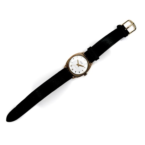 108 - An Avia 9ct gold cased gentleman's wristwatch, with silvered dial, on modern black strap, 29mm case.