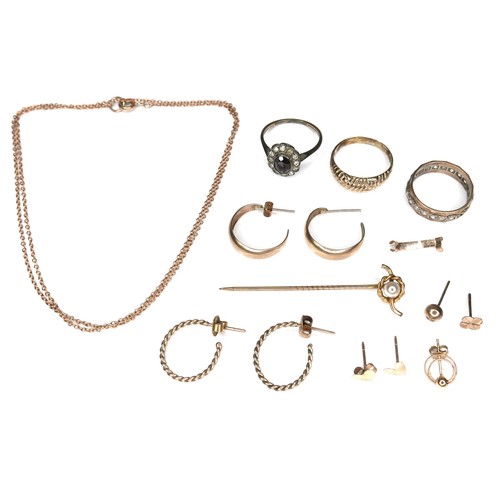 173 - A group of yellow metal jewellery, including a 9ct gold ring insert, 13g overall. (1 bag)