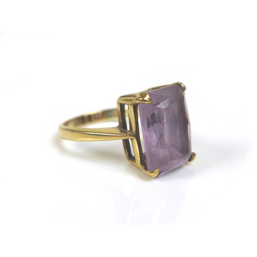 175 - Three 9ct gold dress rings, comprising an pale amethyst style ring, its rectangular stone 14 by 10mm... 