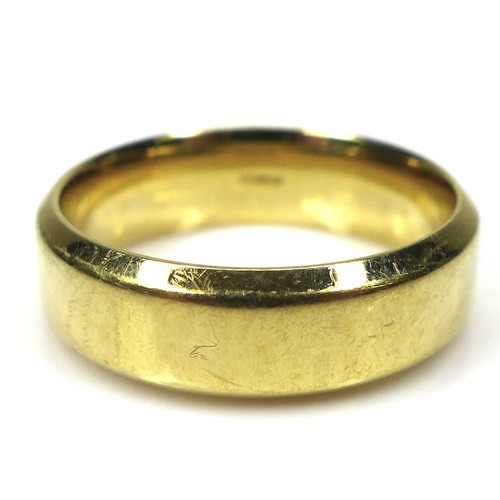 275 - A modern 18ct yellow gold wedding band ring, with chamfered edges, W&Co, Sheffield, 5.9mm wide, size... 