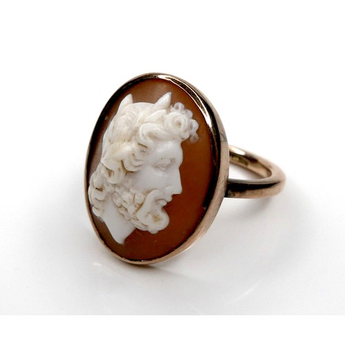 288 - A 19th century 18ct yellow gold cameo ring, carved with a bearded man in profile, 19 by 15mm, size O... 