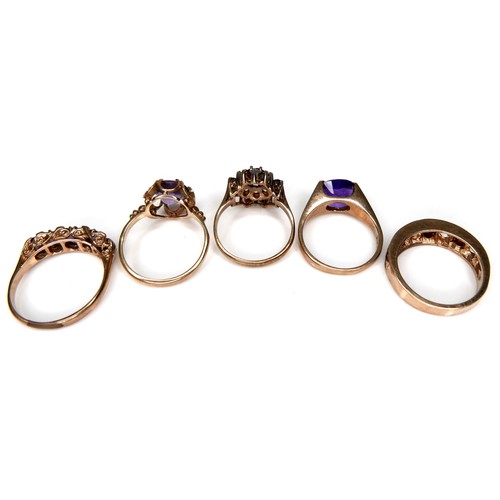 213 - A group of five 9ct yellow gold rings, comprising three set with amethyst, and two set with white an... 