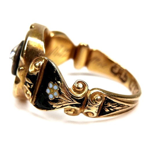 289 - An early Victorian 18ct yellow gold mourning ring, set centrally with a round brilliant cut diamond,... 