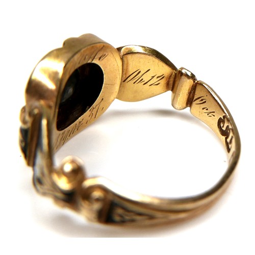 289 - An early Victorian 18ct yellow gold mourning ring, set centrally with a round brilliant cut diamond,... 