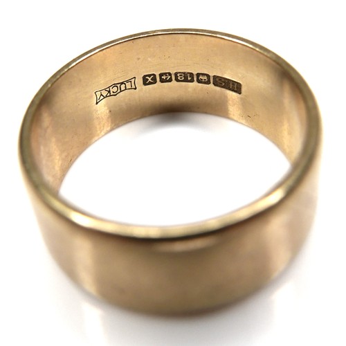 250 - An 18ct gold ring, size N, 7.6g.