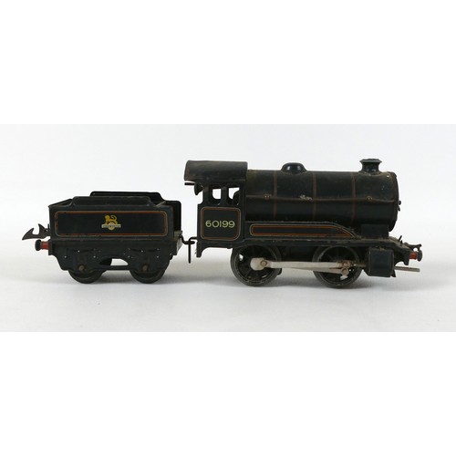 91 - A Hornby O gauge tinplate train set, comprising a 60985 engine, in green livery for British Railways... 