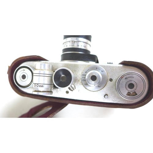 77 - A Corefield Periflex 35mm camera, Lumar-X lens, circa 1930s, in brown leather case, plus a Unattix f... 