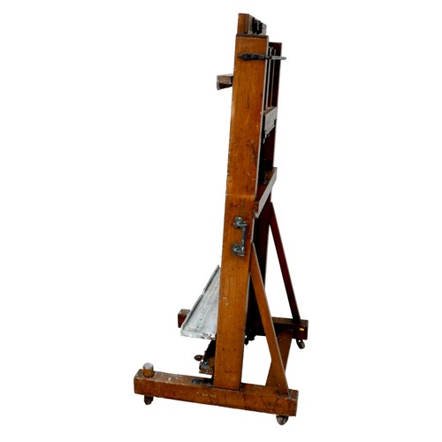 434 - A large oak Windsor & Newton ‘Improved Studio Easel’, circa 1910, with metal fittings, dual action b... 