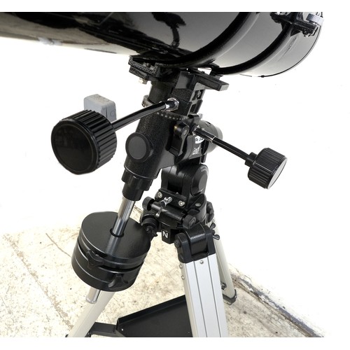 117 - A Helios Sky Scan 2001 astronomical telescope, together with tripod and various accessories, 140 by ... 