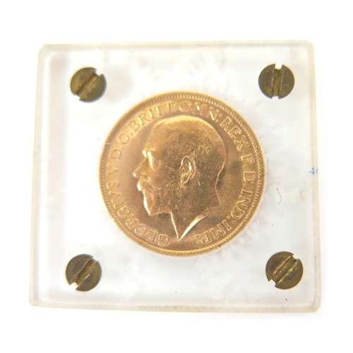 75 - A George V gold sovereign, 1914, in protective perspex case.