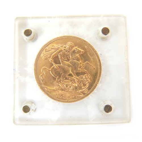 75 - A George V gold sovereign, 1914, in protective perspex case.