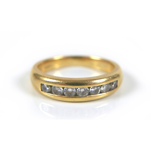 151 - An 18ct gold and diamond quarter eternity ring, with seven round brilliant cut diamonds, size K, 4.8... 