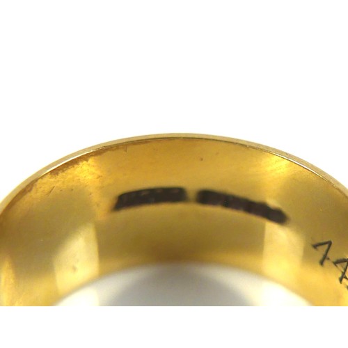 152 - An 18ct gold patterned band, with repeat wave, cross hatch design, size L, 6.28g