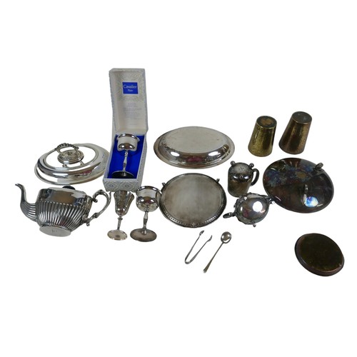 80 - A quantity of silver plated items, including teapot, tureen and cover, tray, vases, and goblets, tog... 