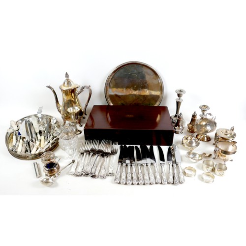 85 - A group of silver plated items, including King's pattern cutlery, various other flatware, trays, tan... 