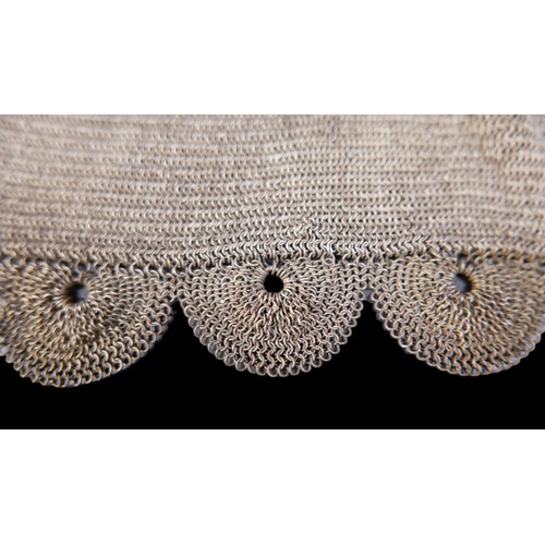 12 - A white metal chain mail opera bag, 422g / 13.56 toz.