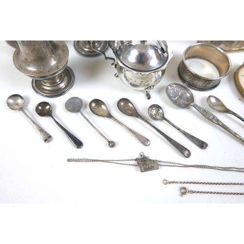 39 - A mixed collection of silver items, including two 'Mayflower' commemorative spoons, a cased set of A... 