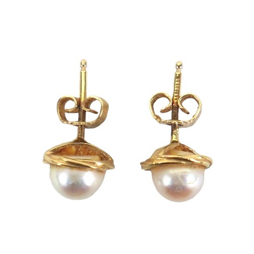 252 - A pair of Mappin & Webb 18ct yellow gold and pearl stud earrings, each set with 6.5mm pearl in twist... 