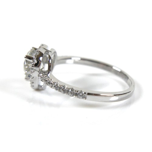 220 - An 18ct white gold diamond (laboratory grown) heart shaped ring, set with approximately 1.0ct diamon... 