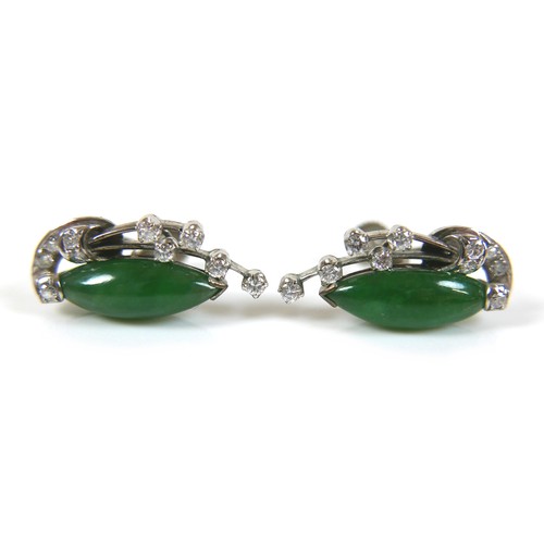 305 - A 14ct white gold diamond and jade set suite of jewellery, comprising a spray brooch, 60mm, a ring, ... 