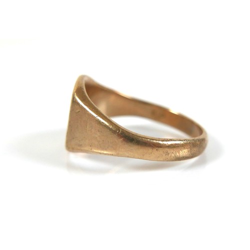 169 - A 9ct gold signet ring, engraved with initials, possibly 'ML', size U, 5.9g.