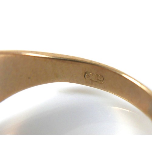 169 - A 9ct gold signet ring, engraved with initials, possibly 'ML', size U, 5.9g.