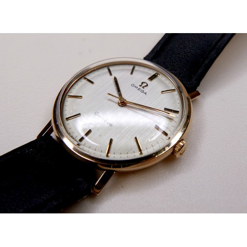 131 - A Omega Geneve 9ct gold cased gentleman's wristwatch, circa 1970s, circular silvered linen dial, gol... 