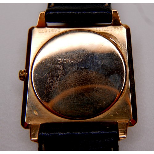 127 - A Universal Geneve 18ct yellow gold cased gentleman's wristwatch, circa 1950s, circular silvered min... 