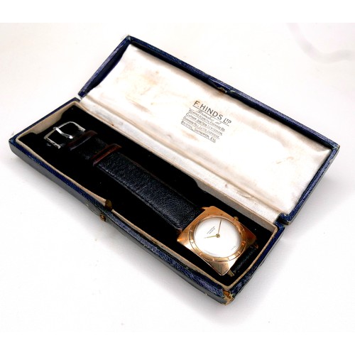 127 - A Universal Geneve 18ct yellow gold cased gentleman's wristwatch, circa 1950s, circular silvered min... 