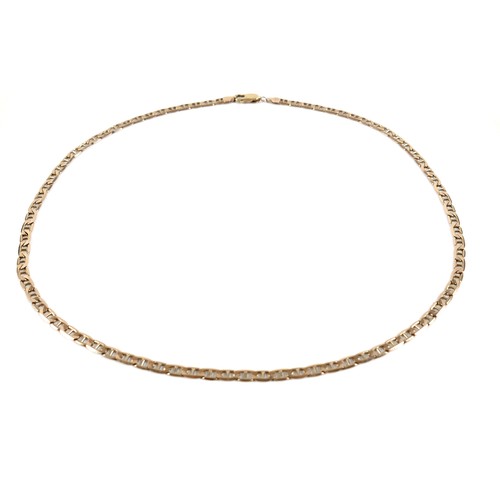 259 - A 9ct gold flat mariner link chain necklace, with lobster claw clasp, 4.5mm wide, 51cm long, 15.3g.