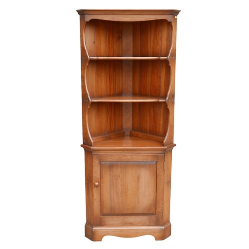 475 - A vintage Ercol corner cupboard, 'Corner Cupboard', model 474, in polished Old Colonial colour, 54 b... 