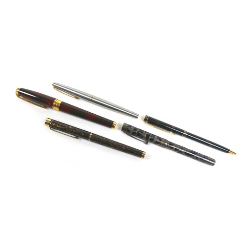 207 - A group of five vintage pens, comprising a Sheaffer silver vermeil encased black fountain pen, 14k g... 