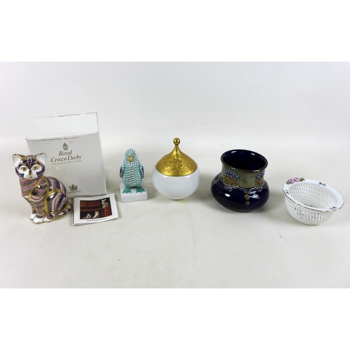 187 - Five pieces of collectable china, to include a Royal Doulton vase 9cm tall, a Herand Penguin and dis... 