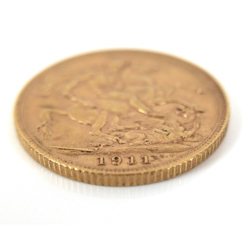 100 - A George V gold sovereign, 1911.