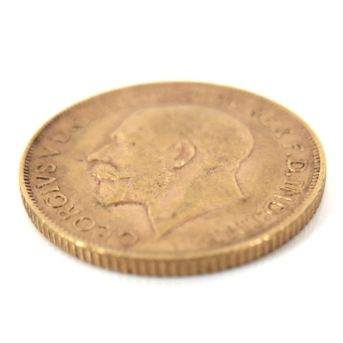 100 - A George V gold sovereign, 1911.