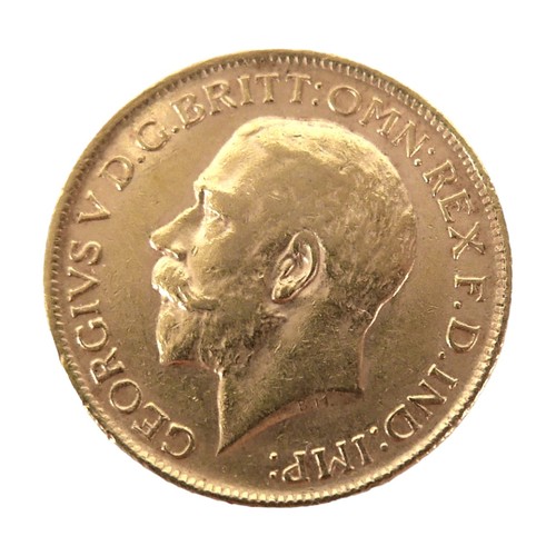 102 - A George V gold sovereign, 1912.